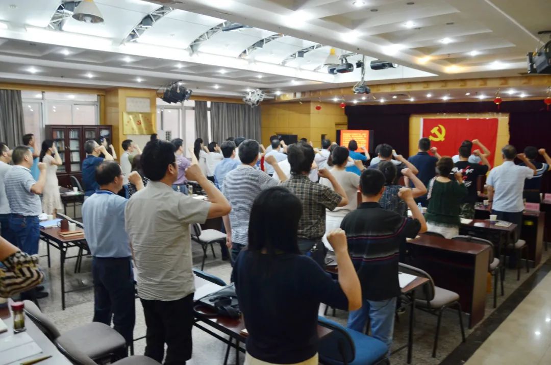省文联举办庆“七一”主题党日活动(图9) 省文联举办庆“七一”主题党日活动(图9)